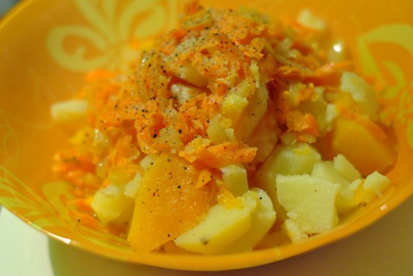 Лук,морковь, тыква и картофель  для тыквенного супа-пюре с креветками